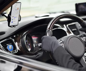 photo car and phone